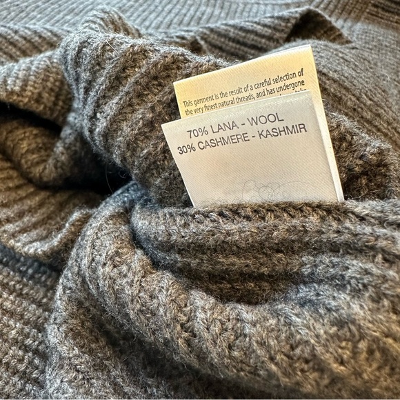 Purotatto Cashmere Wool Blend Hooded Poncho Sweater - Picture 14 of 16